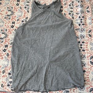 Lululemon tie back tank!